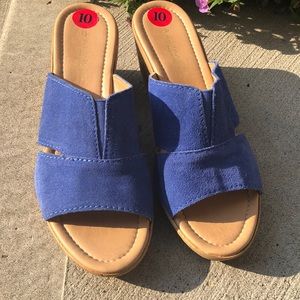 A. Giannetti wedge sandals size 9